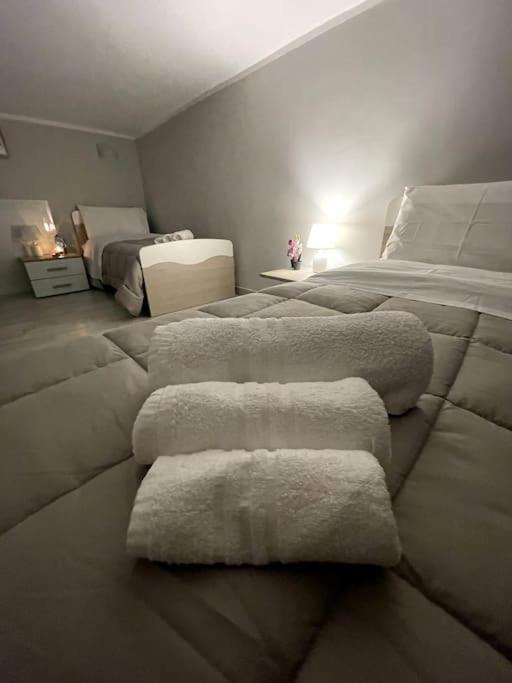 White House Spacca Napoli Экстерьер фото