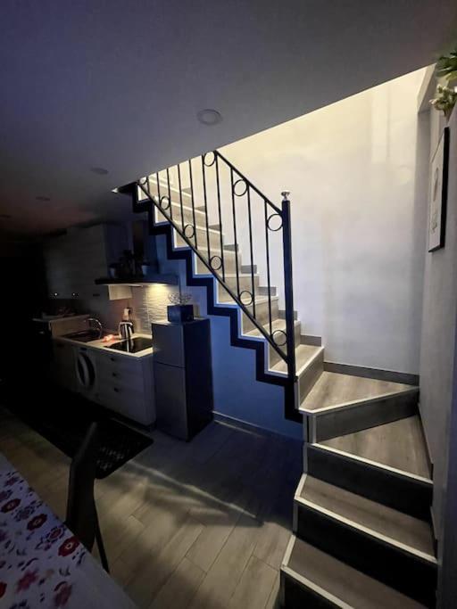 White House Spacca Napoli Экстерьер фото