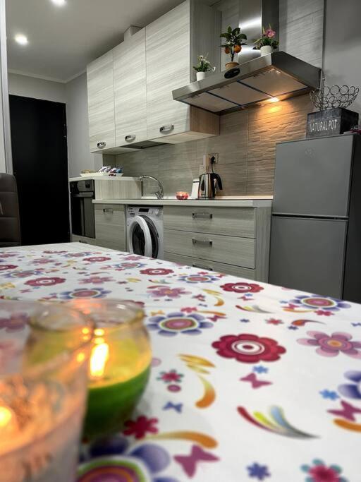 White House Spacca Napoli Экстерьер фото