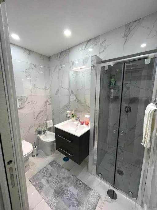 White House Spacca Napoli Экстерьер фото
