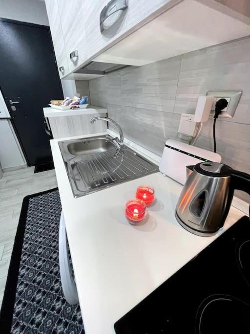 White House Spacca Napoli Экстерьер фото